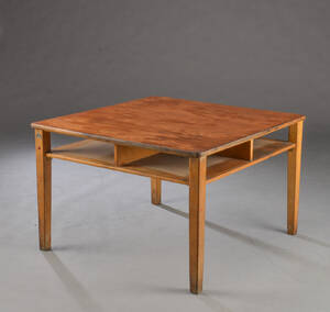 Casala. Sofabord af lakeret bøgetræ 