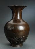 Orientalsk vase i patineret bronze