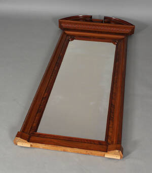 Entrespejl, nøddetræ