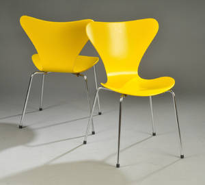 Arne Jacobsen 1902-1971. To stole, model 3107. 2