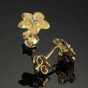 Diamantørestikker, 18 kt guld