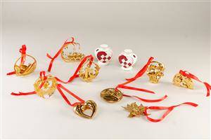 Georg Jensen Aluminia Juleuroer samt to lysestager 11