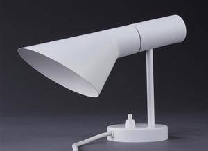 Arne Jacobsen. AJ-væglampe med tilhørende certifikat