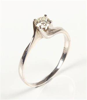 Ring, 14 kt vittguld, brillant