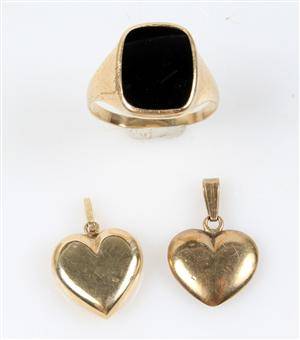 Guld ring samt par hjertevedhæng, 14 kt. guld, 6 gr. 3