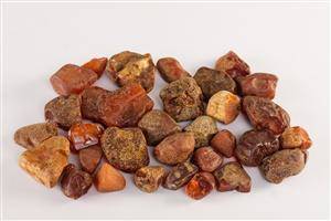 Samling dansk rav. Vægt ialt ca. 308 gr. 