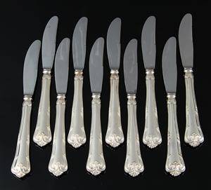 Carl M. Cohr. Herregård frokostknive med skafter af sølv 10