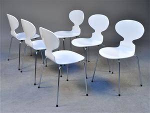 Arne Jacobsen. Sæt på seks stole, Myren, model 3101, nylakerede 6