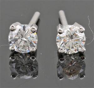 Earrings in 14k set with brilliant cut diamonds 0.58ct 