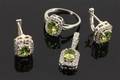 Smykkesæt i sterlingsølv med peridoter Ring, vedhæng og øreringe 4