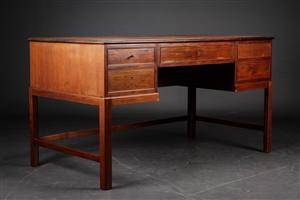 Dansk snedkermester, 1950erne. Skrivebord, mahogni