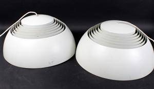Arne Jacobsen. To AJ pendler i hvid. Ø. 50 cm. 2