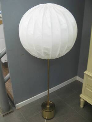 Golvlampa