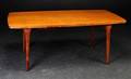 Dansk møbelproducent. Spisebord i egetræ med to plader 