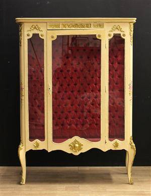 Vitrinskåp, Louis XVI-stil