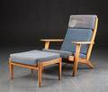 Hans J. Wegner. Lænestol høj model GE-290A med fodskammel GE-290S 2