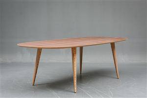 Snedkermester Lau Lauritsen. Spisebord  konferencebord af valdnøddetræ