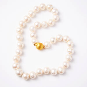 Collier odlade sötvattenspärlor