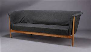 Nanna Ditzel. Fritstående tre-pers. sofa