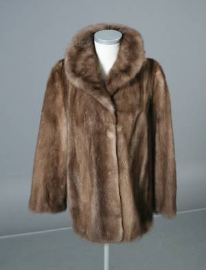 SAGA Pelsjakke i lysbrun mink, ca. str. 3840