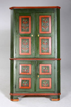 Hjørneskab, 1800-tallet