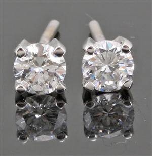 Earrings in 14k set with brilliant cut diamonds 0.47 ct
