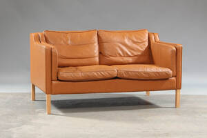 Stouby to pers. sofa, cognacfarvet læder. 