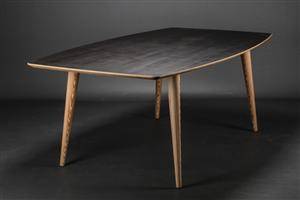 Snedkermester Lau Lauritsen. Spisebord, røget egefinér 