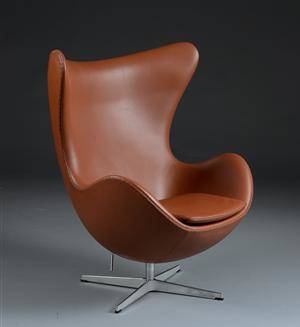 Arne Jacobsen. Lænestol Ægget, model 3316