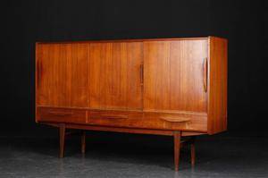 Skænk af teak, 1960erne, dansk møbelproducent