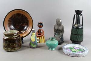 Vaser 4 st, fat 2 st och figuriner 2 st i keramik