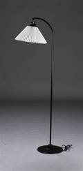 Flemming Agger  Le Klint, standerlampe, sortlakeret metal, model 368 