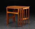 Hans J. Wegner. Sæt på tre indskudsborde 3   