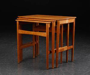 Hans J. Wegner. Sæt på tre indskudsborde 3   
