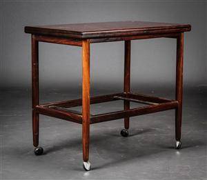 Dansk møbelproducent. Rullebord af palisander