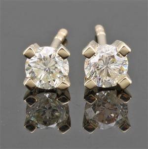 Earrings in14k set with brilliant cut diamonds 0.60 ct