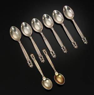 Georg Jensen. KongeAcorn. Seks kaffeskeer, to moccaskeeer af sterlingsølv 8