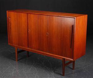 Dansk møbeldesign. Skænk af teak, 1960´erne