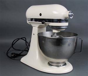 KitchenAid. Køkkenmaskine, model KSM90 med kødhakker mm. 