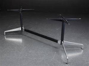 Charles Eames. Løst stel til Segmented Table