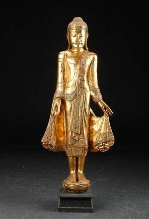 Thailandsk Buddha af forgyldt træ