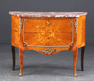 Kommode af rosentræ, Louis XV stil