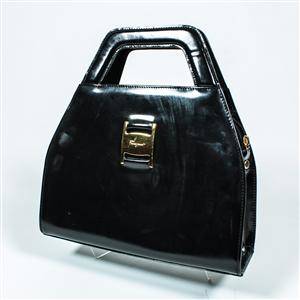 Ferragamo väska i skinn