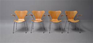 Arne Jacobsen. Fire armstole af bøg model 3207 4