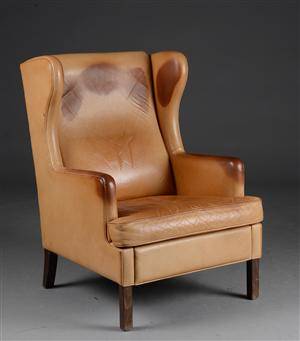 Dansk møbelproducent. Øreklapstol