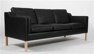 Stouby Design. Tre-pers. sofa, model Eva, sort læder 