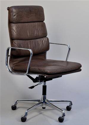 Charles Eames. Soft Pad højrygget kontorstol, Model EA-219. Herman Miller 