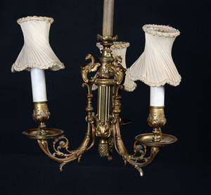 Lysekrone af bronze, 1900-tallet