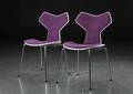 Arne Jacobsen. Par Grand Prix stole, model 3130 2
