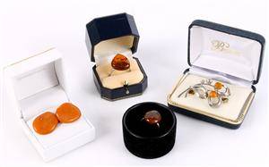Ravsmykker Ringe, manchetknapper samt broche. 5